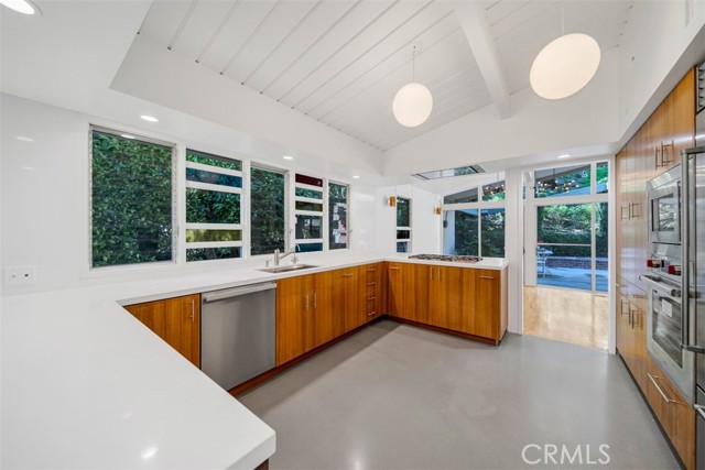 Detail Gallery Image 17 of 24 For 3307 Ledgewood, Los Angeles,  CA 90068 - 3 Beds | 2/1 Baths