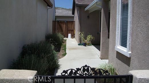 Detail Gallery Image 2 of 6 For 255 Firestone, Hemet,  CA 92545 - 2 Beds | 2 Baths