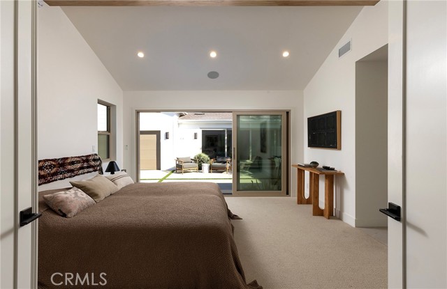 Detail Gallery Image 12 of 37 For 212 E 19th St, Costa Mesa,  CA 92627 - 5 Beds | 4 Baths
