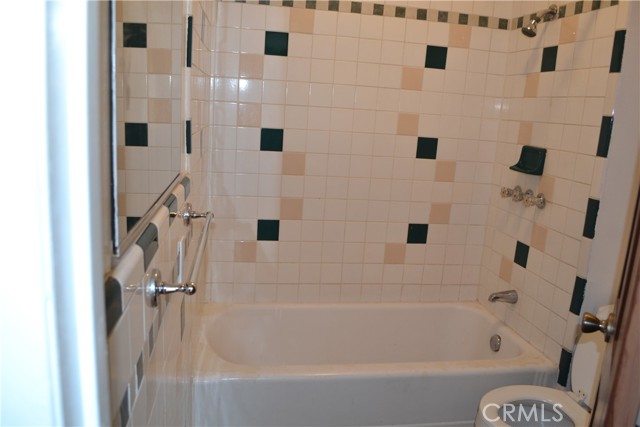11068 Penrose, Sun Valley CA: https://media.crmls.org/medias/7dda0fd3-7446-4518-847c-b8cd2679c971.jpg