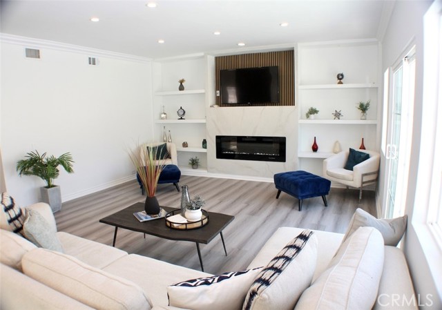 Detail Gallery Image 5 of 26 For 5514 Sylvia Ave, Tarzana,  CA 91356 - 5 Beds | 5 Baths