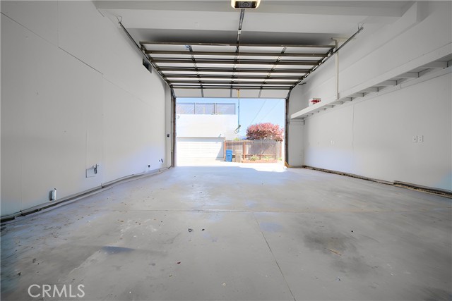 Detail Gallery Image 11 of 27 For 308 13th St, Seal Beach,  CA 90740 - – Beds | – Baths