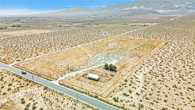 Detail Gallery Image 5 of 25 For 33633 Old Woman Spring Rd, Lucerne Valley,  CA 92356 - – Beds | – Baths