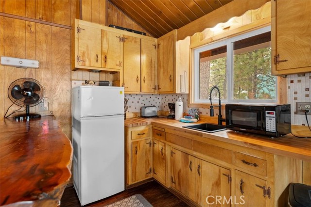 Detail Gallery Image 22 of 42 For 567 Highland, Big Bear Lake,  CA 92315 - 3 Beds | 2 Baths
