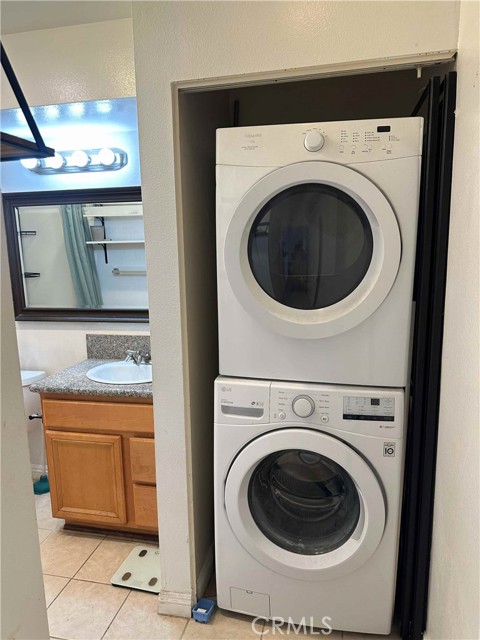 Detail Gallery Image 9 of 9 For 1118 Valencia St #214,  Los Angeles,  CA 90015 - 1 Beds | 1 Baths