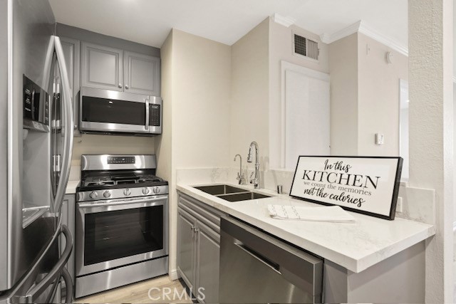 Detail Gallery Image 7 of 18 For 21400 Burbank Bld #115,  Woodland Hills,  CA 91367 - 1 Beds | 1 Baths