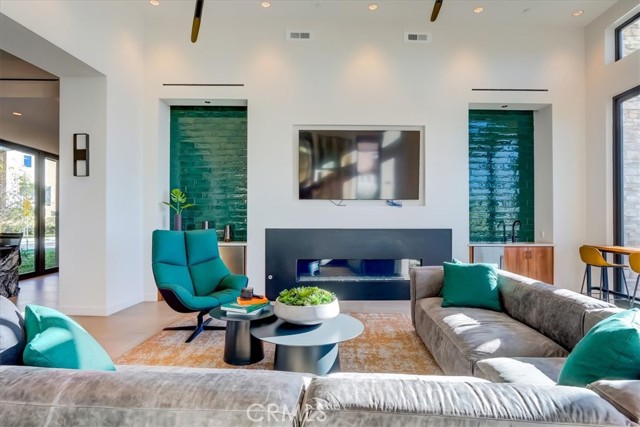 670 Athos, Lake Forest CA: https://media.crmls.org/medias/7ddce342-f0ec-4f39-a513-50ec972c855b.jpg
