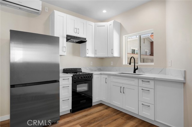908 East Maple, C photo 7