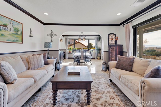 Detail Gallery Image 12 of 75 For 19978 Eyota, Apple Valley,  CA 92308 - 4 Beds | 3 Baths