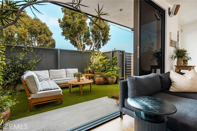 412 29th Street, Newport Beach CA: https://media.crmls.org/medias/7dde016d-0b1f-436f-9fc5-3e59026683a0.jpg