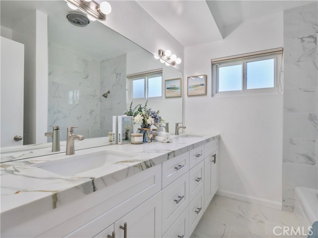 Detail Gallery Image 34 of 48 For 15354 Runnymede St, Van Nuys,  CA 91406 - 4 Beds | 2 Baths