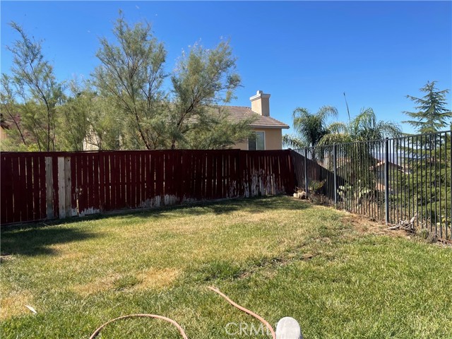 Detail Gallery Image 8 of 20 For 28195 Juniper Tree Ln, Menifee,  CA 92585 - 6 Beds | 3/1 Baths