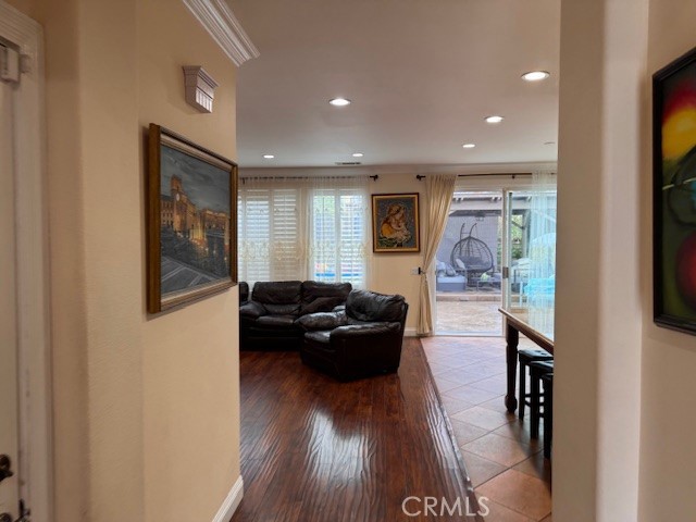 Detail Gallery Image 10 of 34 For 17423 Smoke Tree, Canyon Country,  CA 91387 - 4 Beds | 3 Baths