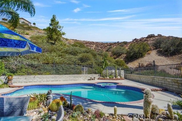 Detail Gallery Image 31 of 34 For 29304 Begonias Ln, Canyon Country,  CA 91387 - 4 Beds | 3 Baths