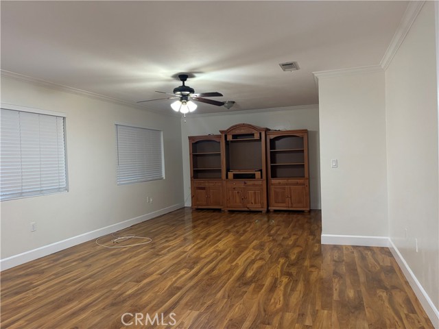 Detail Gallery Image 3 of 14 For 1795 E Victoria Ave, San Bernardino,  CA 92408 - 3 Beds | 2 Baths