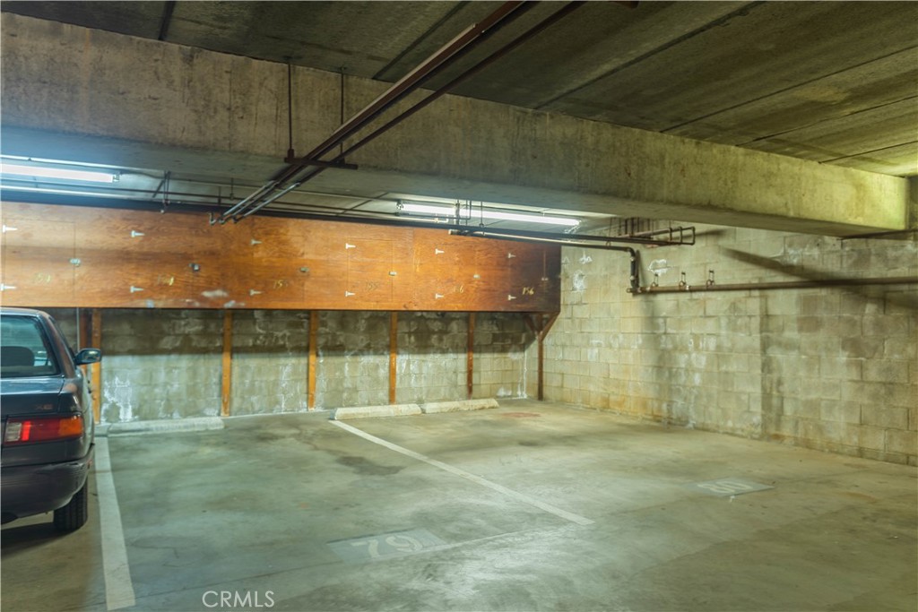 https://media.crmls.org/medias/7ddfb278-a82b-45ec-b953-38a95eb9aa0a.jpg?preset=X-Large