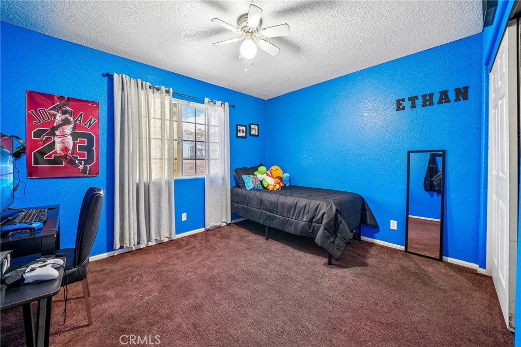 https://media.crmls.org/medias/7ddfc7d8-a94d-45a8-8ae8-78f1583c86d1.jpg?preset=X-Large