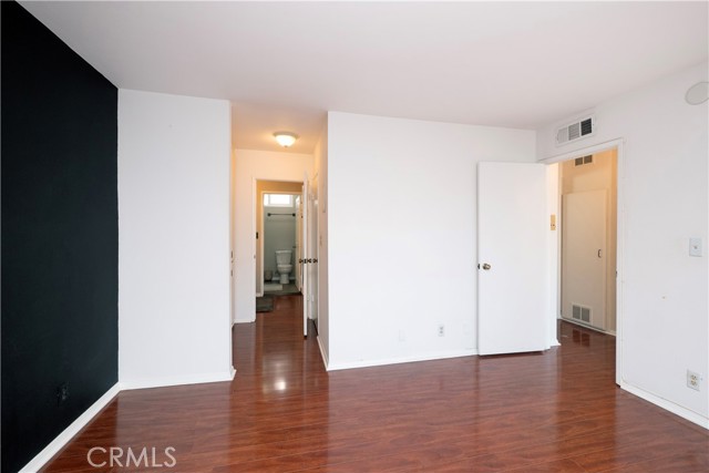 Detail Gallery Image 24 of 39 For 12334 Chandler #C,  Valley Village,  CA 91607 - 2 Beds | 2 Baths