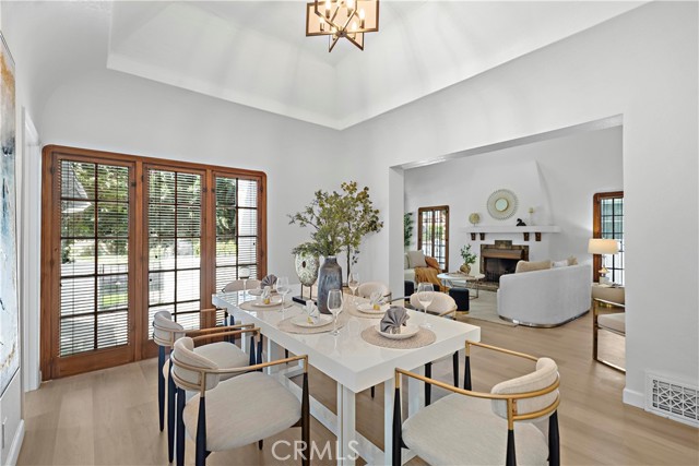 336 N Crescent Heights Boulevard, Los Angeles CA: https://media.crmls.org/medias/7de1825d-d862-4aec-b56c-3e2c7698fdce.jpg
