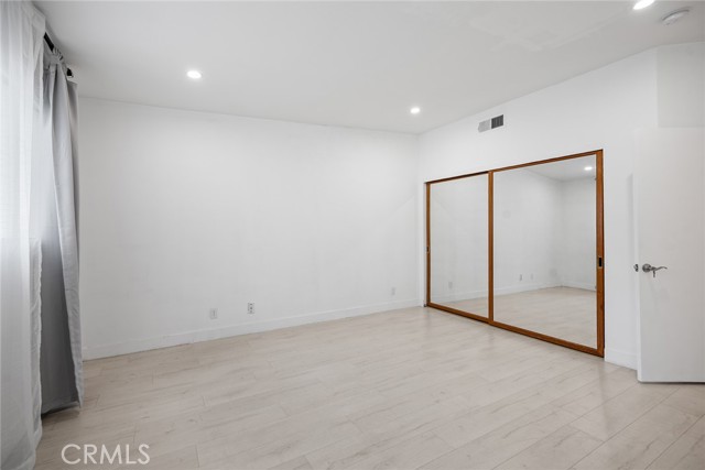 Detail Gallery Image 17 of 23 For 9901 Independence Ave #D,  Chatsworth,  CA 91311 - 2 Beds | 2 Baths