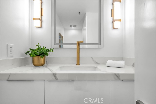 200 S Catalina Avenue, Redondo Beach CA: https://media.crmls.org/medias/7de1c8c1-f57c-409b-85ae-f3b0fa0d04b2.jpg