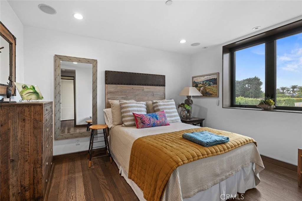 7de1e3b8 E442 4e69 9c8a F08e39755ca7