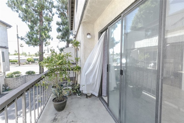 Detail Gallery Image 17 of 41 For 20737 Roscoe Bld #102,  Winnetka,  CA 91306 - 3 Beds | 3 Baths
