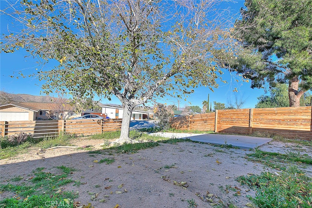 https://media.crmls.org/medias/7de2da88-007f-4cd9-b12b-c1c9f82d38de.jpg?preset=X-Large