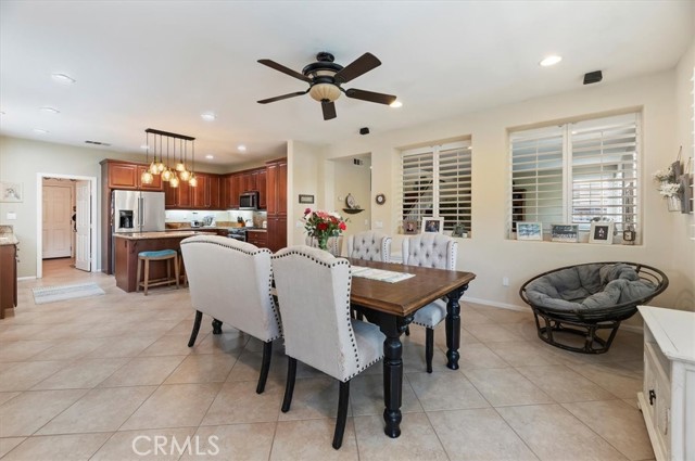 Detail Gallery Image 14 of 46 For 4795 Shasta Blue, Hemet,  CA 92545 - 5 Beds | 3 Baths