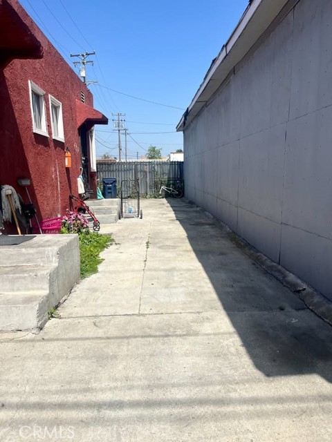 Detail Gallery Image 2 of 9 For 8518 S Fir Ave, Los Angeles,  CA 90001 - 1 Beds | 1 Baths
