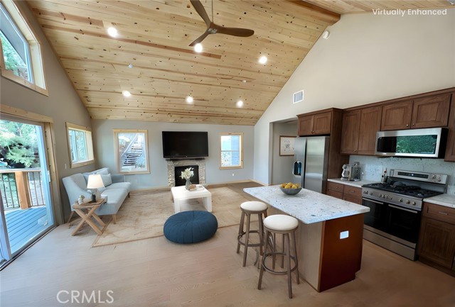 Detail Gallery Image 5 of 34 For 810 Villa Grove Ave, Big Bear City,  CA 92314 - 5 Beds | 3/1 Baths