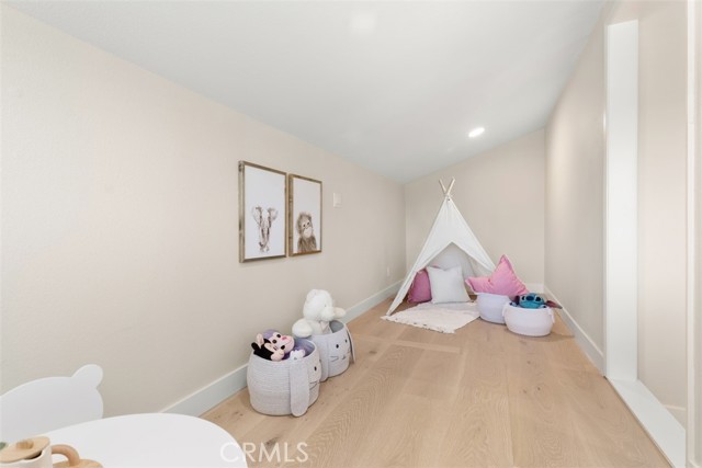17 Silver Crescent, Irvine CA: https://media.crmls.org/medias/7de3f7d4-d70a-4740-8ea9-3990f6239840.jpg