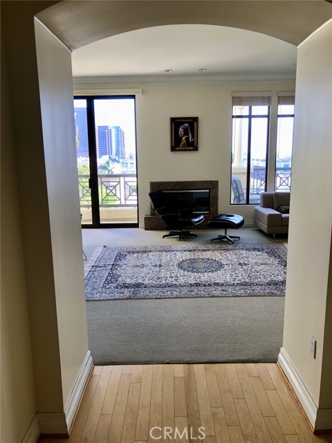 Detail Gallery Image 6 of 40 For 11847 Gorham Ave #403,  Los Angeles,  CA 90049 - 2 Beds | 2/1 Baths