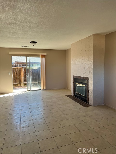 Detail Gallery Image 2 of 6 For 10747 Kiowa  1a Rd, Apple Valley,  CA 92308 - 1 Beds | 1 Baths