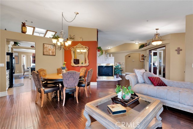12958 Ranchero Road, Oak Hills CA: https://media.crmls.org/medias/7de53d4a-68f9-4f25-8b49-94398e6bc47b.jpg