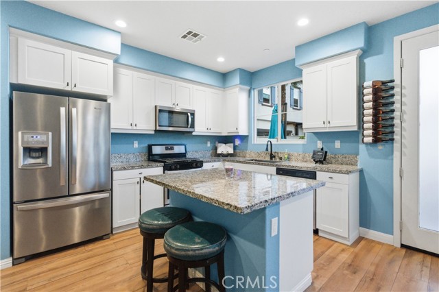 Detail Gallery Image 9 of 57 For 4196 Camino Campana, Oceanside,  CA 92057 - 3 Beds | 2/1 Baths