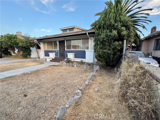 Detail Gallery Image 2 of 17 For 214 E 56th St, Los Angeles,  CA 90011 - 2 Beds | 1 Baths