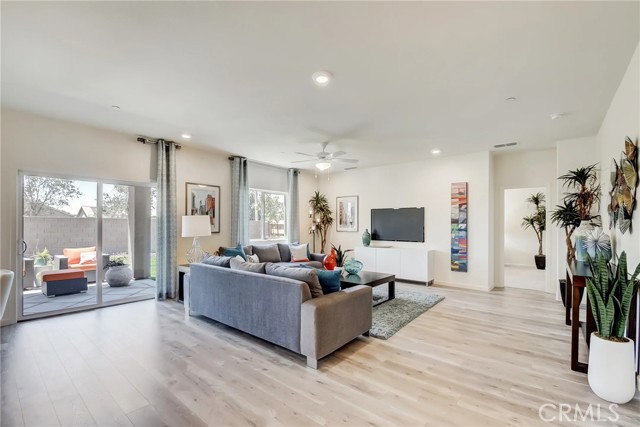 Detail Gallery Image 18 of 23 For 1015 Lucia Ave, Fowler,  CA 93625 - 4 Beds | 2/1 Baths