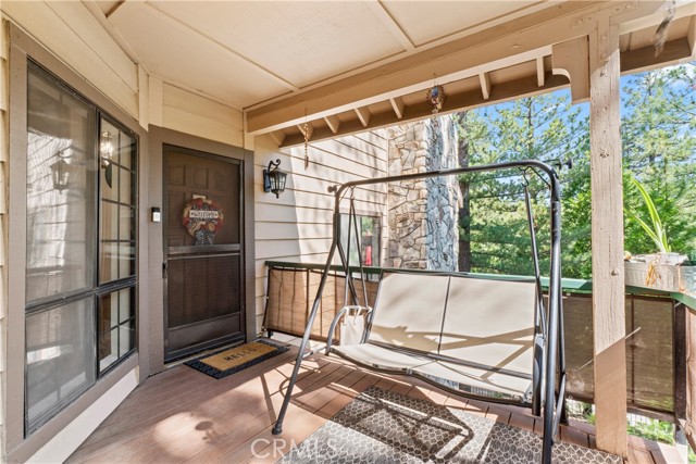 Image 4 of 52 For 27528 Ashwood Lane