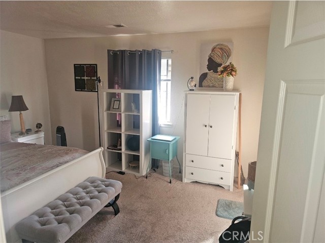 Detail Gallery Image 7 of 12 For 19045 Elm, Apple Valley,  CA 92308 - 2 Beds | 2 Baths