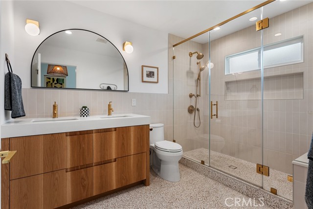 Detail Gallery Image 24 of 42 For 5607 Royer Ave, Woodland Hills,  CA 91367 - 4 Beds | 2 Baths