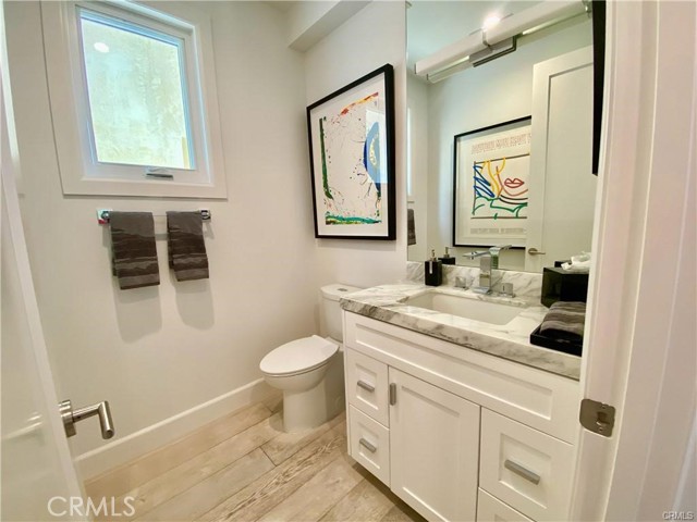 Detail Gallery Image 17 of 26 For 203 Sapphire Ave, Newport Beach,  CA 92662 - 3 Beds | 3/1 Baths