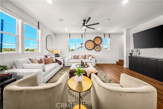 Detail Gallery Image 5 of 25 For 586 via Chelsea, Camarillo,  CA 93012 - 3 Beds | 2/1 Baths