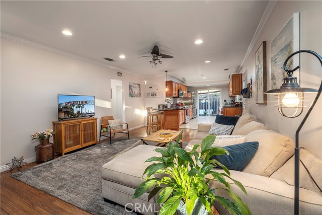 Detail Gallery Image 2 of 10 For 314 Saint Joseph, Long Beach,  CA 90814 - 2 Beds | 1 Baths