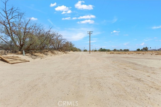 Detail Gallery Image 19 of 27 For 32900 Dune Road., Newberry Springs,  CA 92365 - 3 Beds | 2 Baths