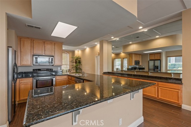 2400 San Gabriel Way, Corona CA: https://media.crmls.org/medias/7dea02c3-4d3c-4536-9517-d31e7ed8de12.jpg
