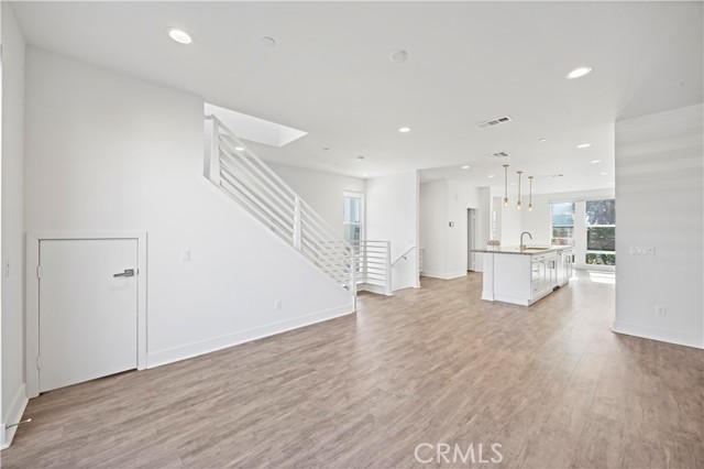 Detail Gallery Image 11 of 37 For 645 W 17th St, Costa Mesa,  CA 92627 - 3 Beds | 2/2 Baths