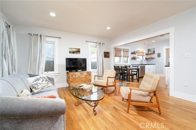 Detail Gallery Image 5 of 46 For 330 W 6th St, Claremont,  CA 91711 - 2 Beds | 1 Baths
