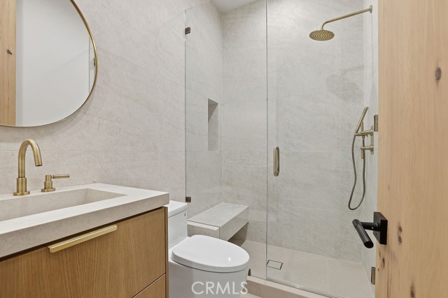 Detail Gallery Image 5 of 22 For 4617 Atoll Ave, Sherman Oaks,  CA 91423 - 5 Beds | 5 Baths