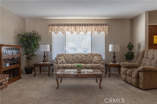 12386 Pawnee Road, Apple Valley CA: https://media.crmls.org/medias/7deae941-e19f-4cb3-8baa-501ff68ed74f.jpg